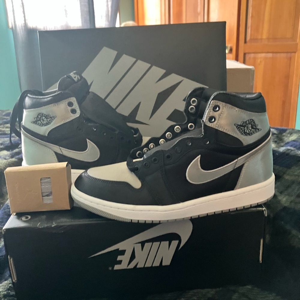 Nike Women’s Black and Gray Air Jordan I RETRO  HI OG Sneakers.